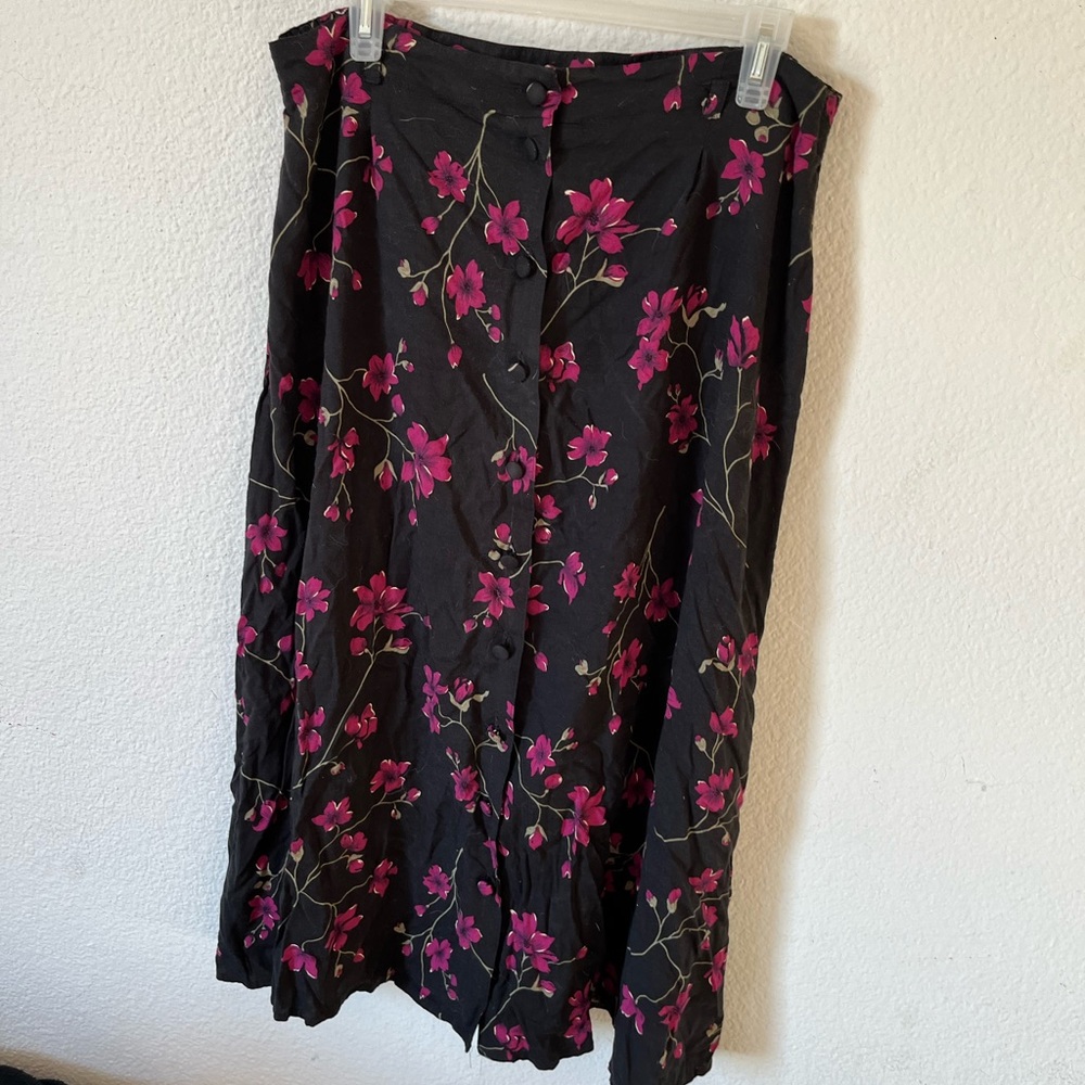 Sag Harbor Black and Fuchsia Floral Midi Skirt